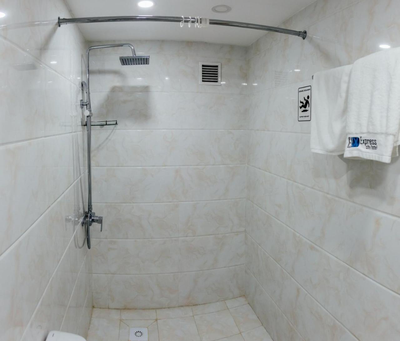 Express City Hotel Shymkent Exterior foto
